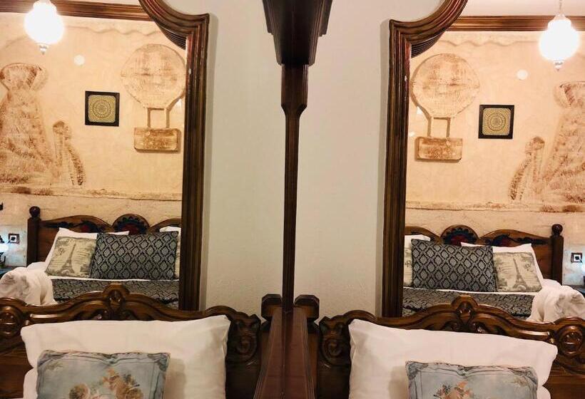 Balkonlu 4 kişilik Standart Oda, Mirzade Konak