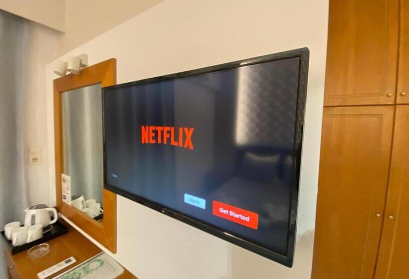 Трехместный Номер Deluxe, Castro