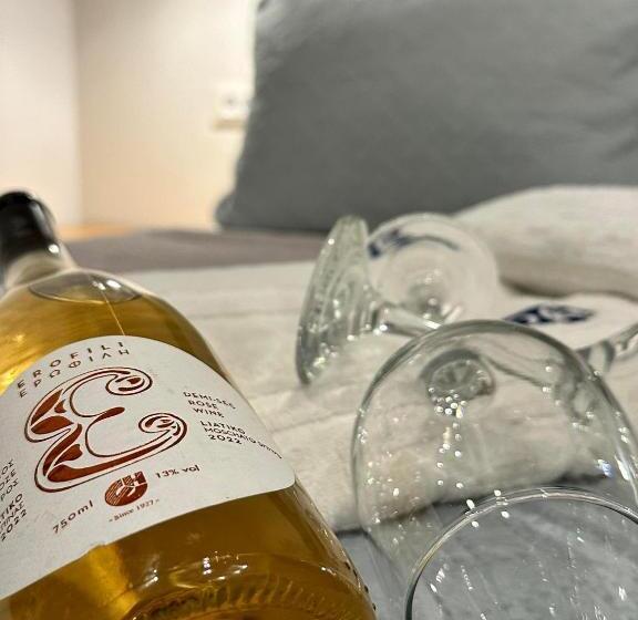 Трехместный Номер Deluxe, Castro