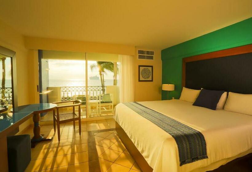 اتاق لوکس با چشم‌انداز دریا, Crown Paradise Golden All Inclusive Resort   Adults Only