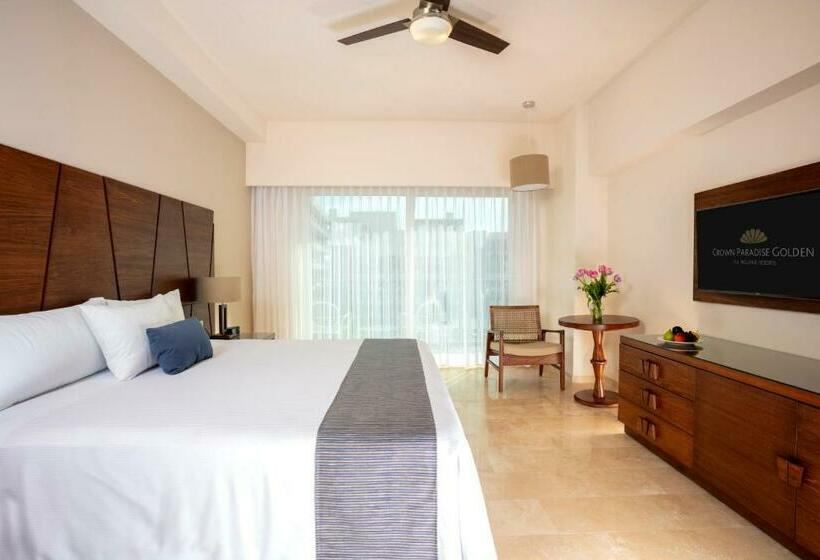 اتاق لوکس با چشم‌انداز دریا, Crown Paradise Golden All Inclusive Resort   Adults Only
