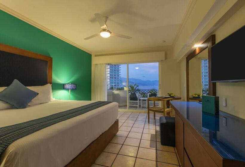اتاق لوکس با چشم‌انداز دریا, Crown Paradise Golden All Inclusive Resort   Adults Only