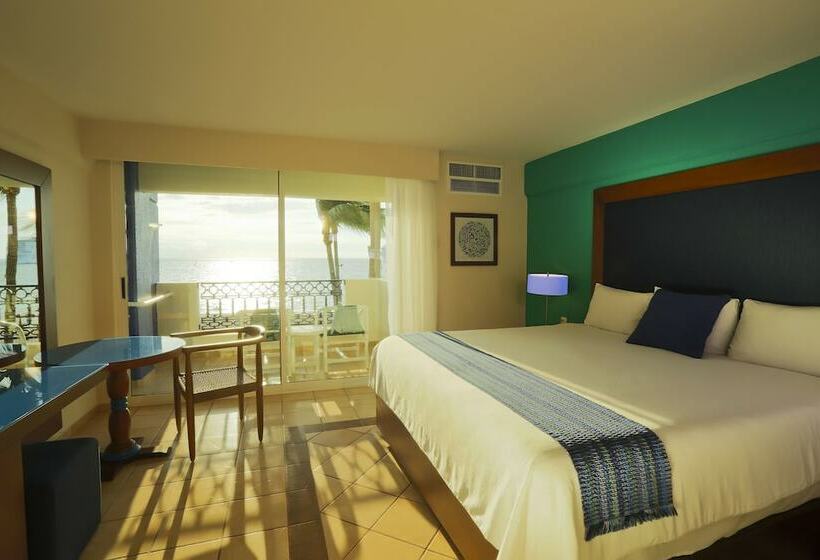 اتاق لوکس با چشم‌انداز دریا, Crown Paradise Golden All Inclusive Resort   Adults Only