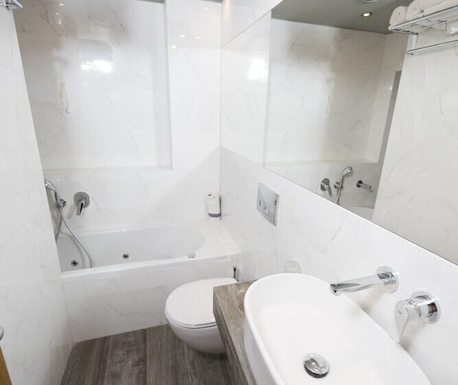 Семейный Номер Боковой Вид на Море, Golden Star City Resort