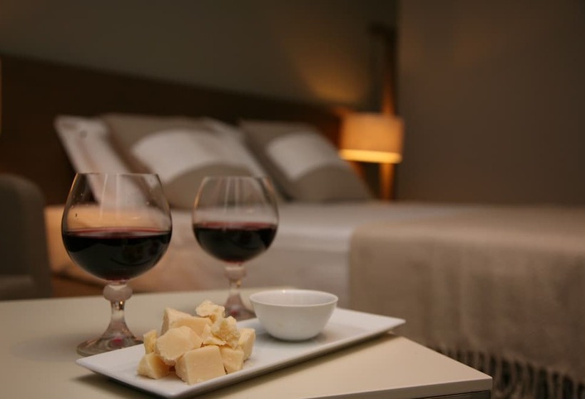 اتاق لوکس با چشم‌انداز دریا, Ino Hotel & Suites