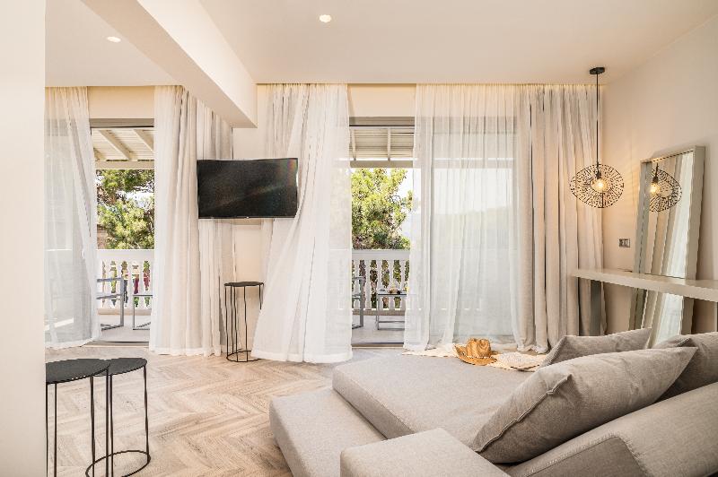 سوییت لوکس, Ino Hotel & Suites