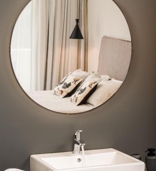 Deluxe Suite King Bed, Ino Hotel & Suites