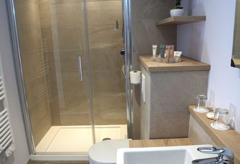Номер Стандарт, Hôtel Des Marins