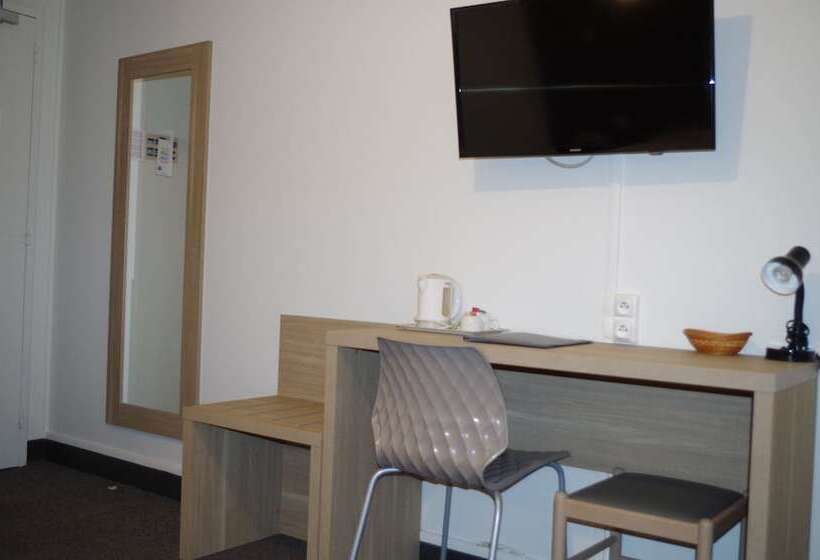 اتاق استاندارد چهار تخته, The Originals City, Hôtel Le Savoy, Caen