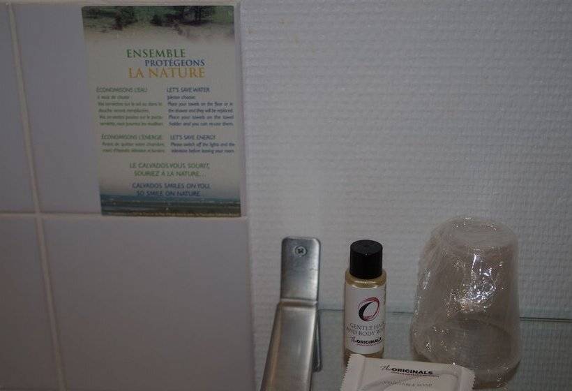 اتاق استاندارد چهار تخته, The Originals City, Hôtel Le Savoy, Caen
