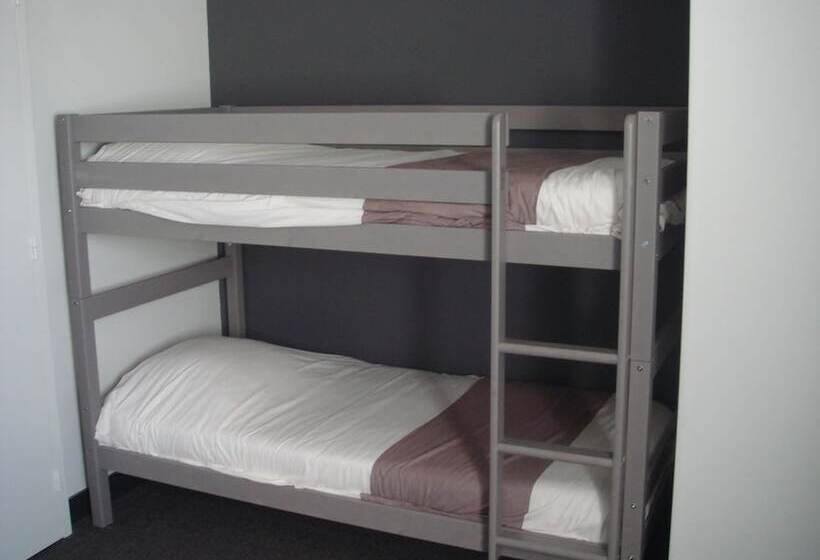 اتاق استاندارد چهار تخته, The Originals City, Hôtel Le Savoy, Caen