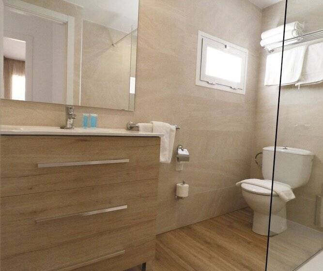 Апартаменты 1 Спальня, Naika Studios & Apartments