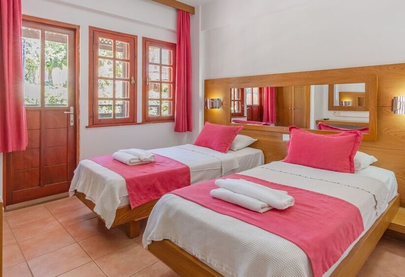 اتاق استاندارد, Club Pink Palace
