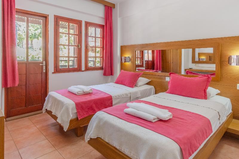 اتاق استاندارد, Club Pink Palace