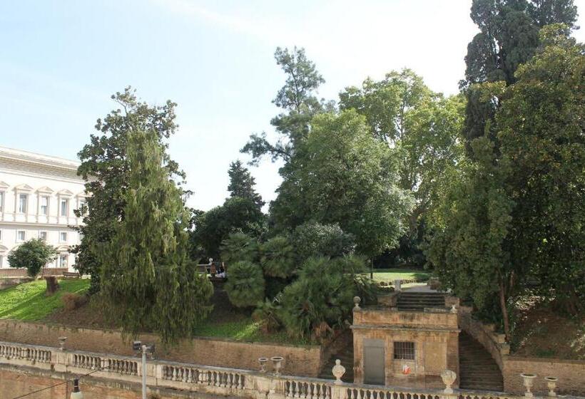 חדר סטנדרט לשלושה, Fiori