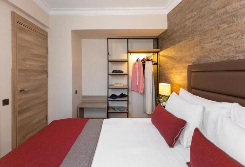 سوییت جونیور با چشم‌انداز استخر, Pırıl Hotel Thermal&beauty Spa