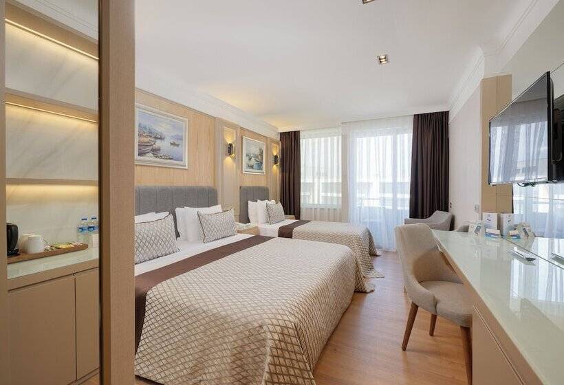 اتاق اساندارد با چشم‌انداز جانبی به دریا, Porto Bello Hotel Resort & Spa