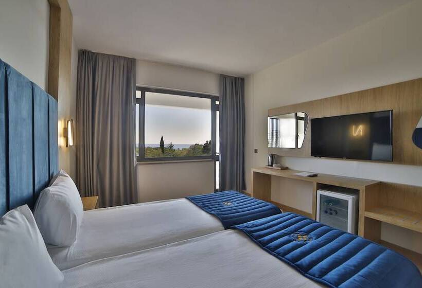 Camera Standard Vista Mare, Nashira City Resort