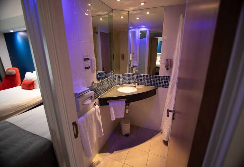 اتاق استاندارد, Holiday Inn Express London Stansted Airport, An Ihg