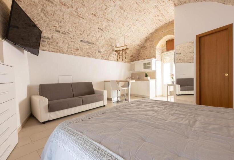 חדר לארבעה סטנדרטי עם נוף לגינה, B&b La Finestra Sui Giardini