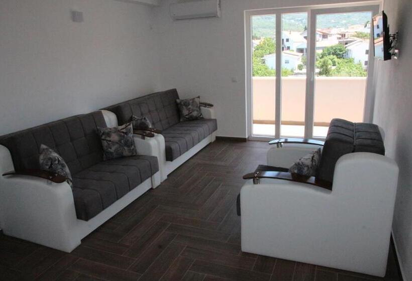 سوییت با چشم‌انداز کوه, Zigovic Apartmani