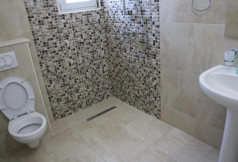 سوییت با چشم‌انداز کوه, Zigovic Apartmani