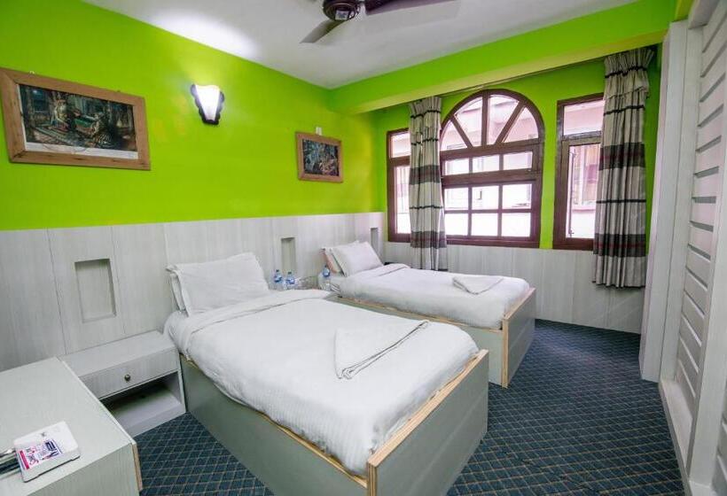 اتاق استاندارد سه نفره, Pomelo House Inn