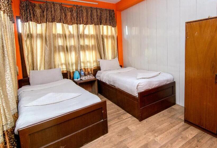 اتاق استاندارد با سرویس بهداشتی مشترک, Pomelo House Inn