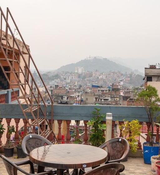 اتاق استاندارد با سرویس بهداشتی مشترک, Pomelo House Inn