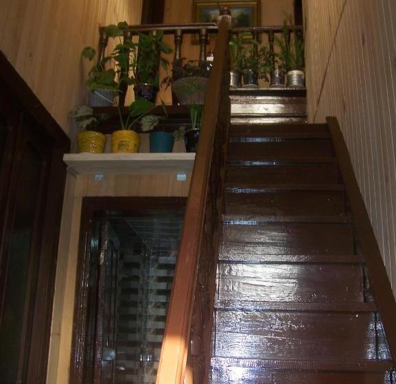 اتاق اکونومی, Downtown Guest House