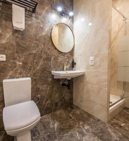 آپارتمان 1 خوابه با بالکن, Apartments On Antonovycha