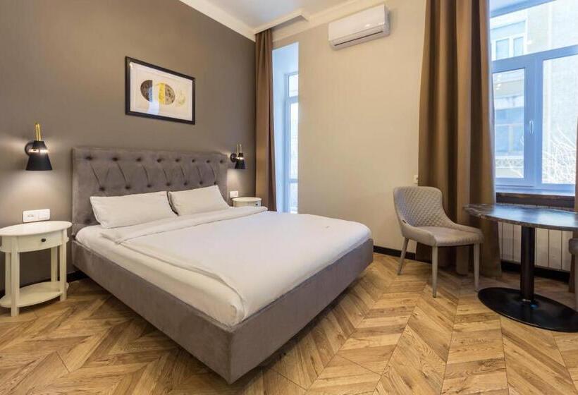 آپارتمان 1 خوابه با بالکن, Apartments On Antonovycha