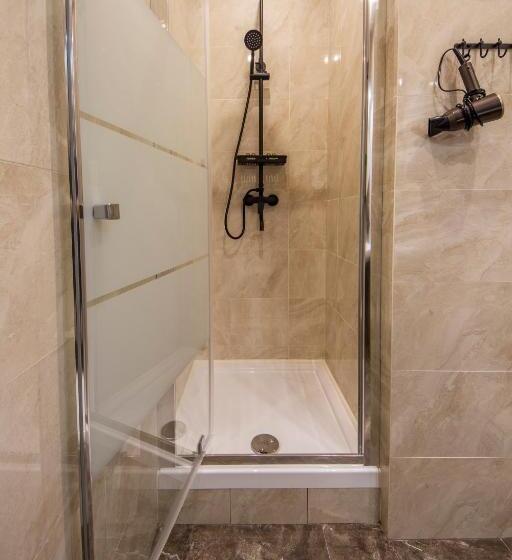 استودیوی استاندارد, Apartments On Antonovycha