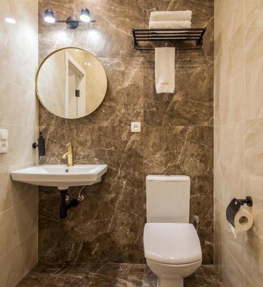 استودیوی استاندارد, Apartments On Antonovycha