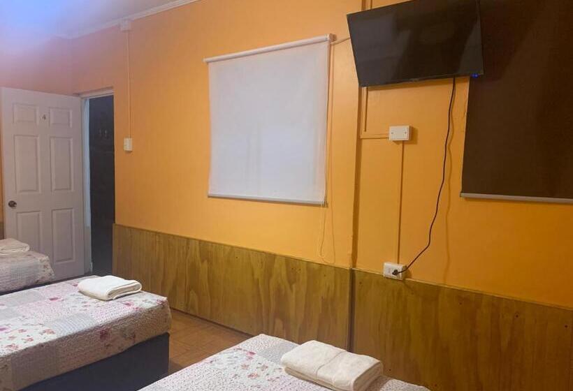 اتاق استاندارد سه نفره, Hostal Iria