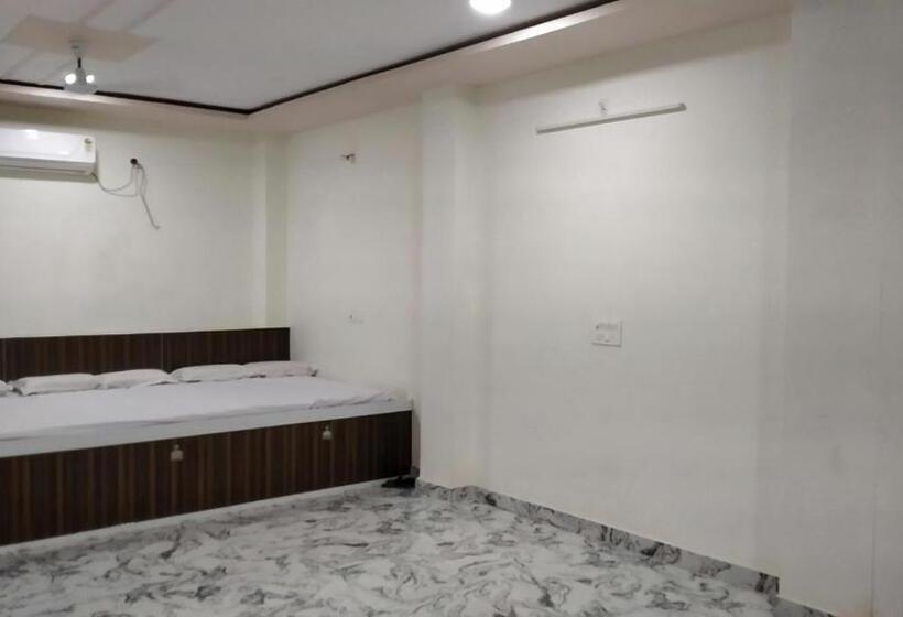 ファミリールーム, Rajlakshmi Guest House