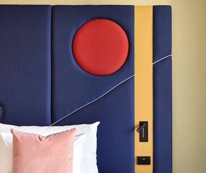 اتاق کلاب, Quincy Hotel Melbourne