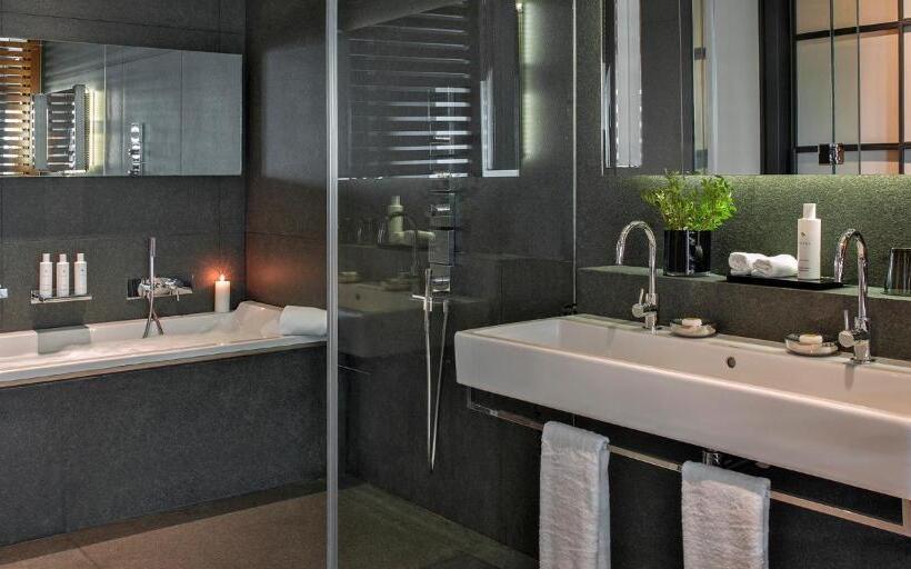 سوییت, Grand Hotel Central, Small Luxury Hotels