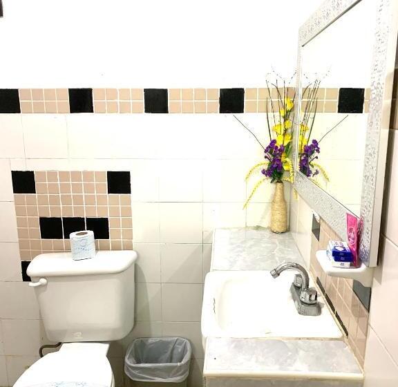 Economy Triple Room, Eco Hotel Green River