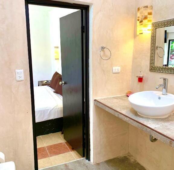 اتاق لوکس با تخت بزرگ, Eco Hotel Green River