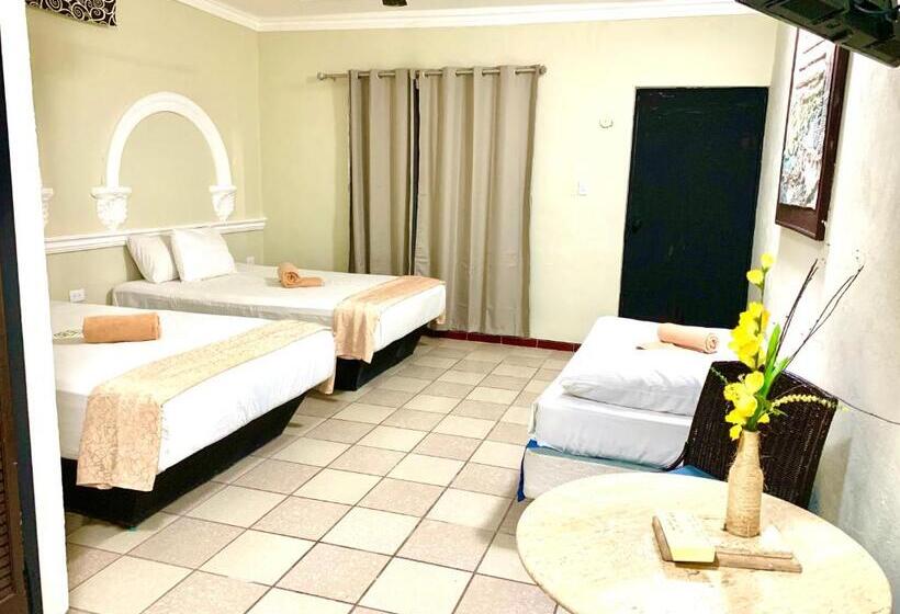 Economy Triple Room, Eco Hotel Green River