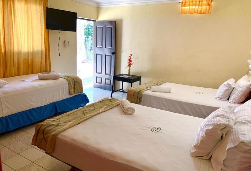 Economy Triple Room, Eco Hotel Green River