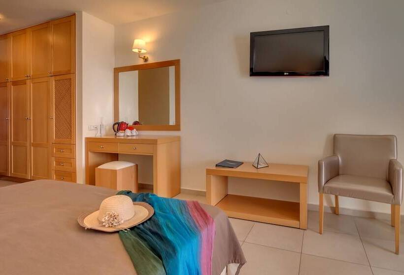اتاق سوپریور با چشم‌انداز دریا, Miramare Resort & Spa