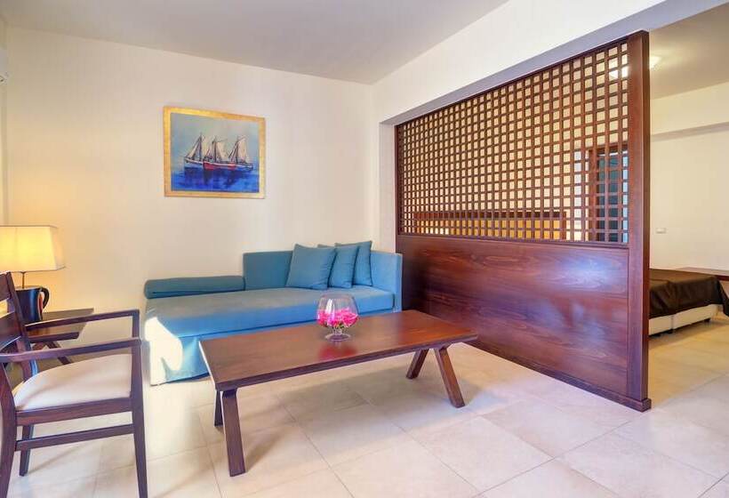 سوییت با چشم‌انداز دریا, Miramare Resort & Spa