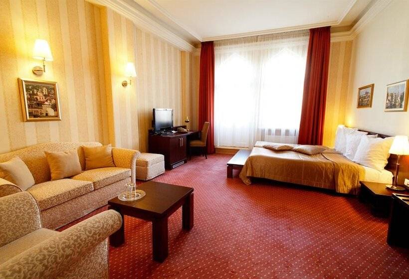 سوییت جونیور, Monika Centrum Hotels