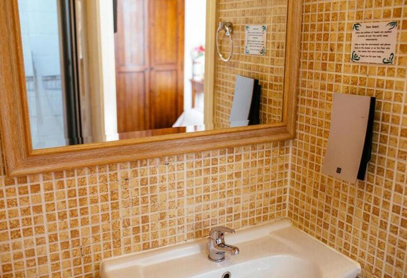 Семейный Номер, Pymgate Lodge Hotel Manchester Airport