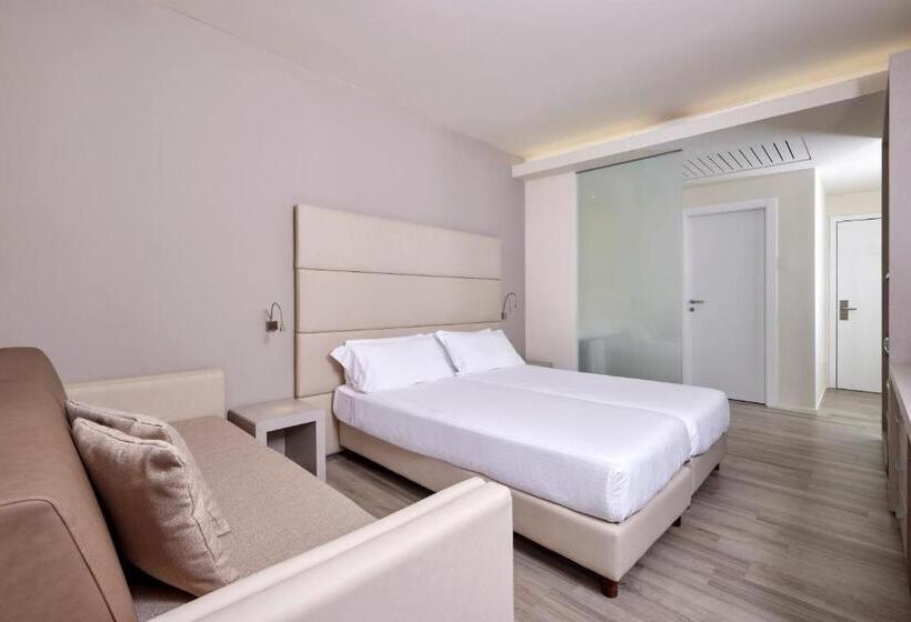 Superior room with lake view, Royal Village