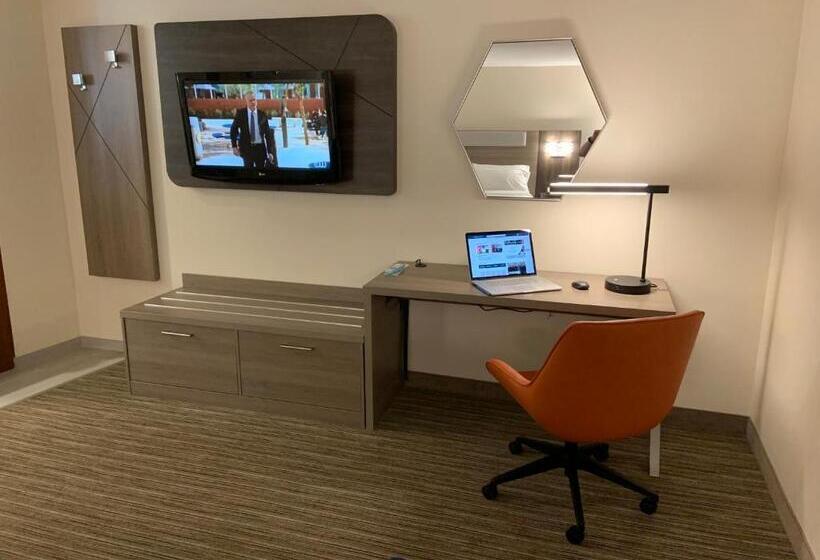 Люкс Кровать Кинг, Holiday Inn Express Hotel & Suites Hermosa Beach, An Ihg