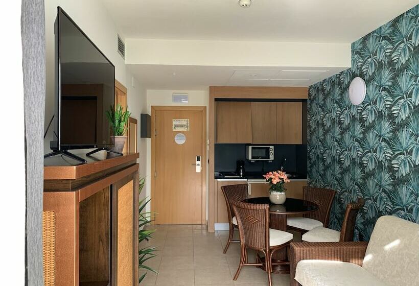 １ベッドルームアパートメント, On Family Islantilla