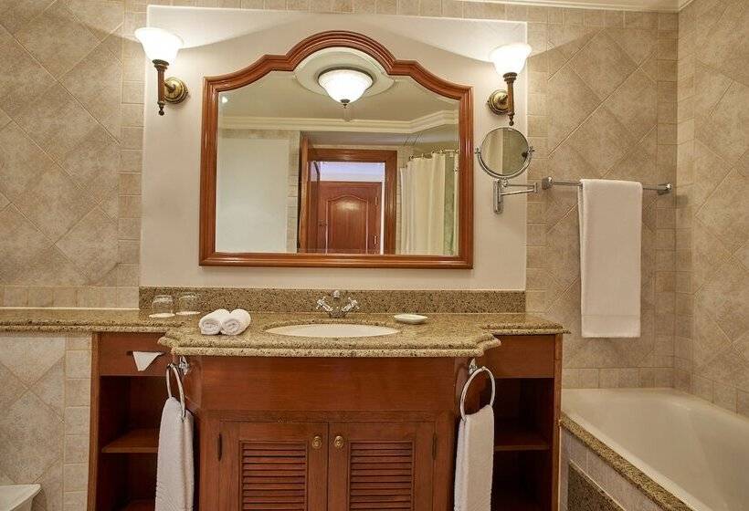 سوییت, The Cascades Golf Resort, Spa & Thalasso